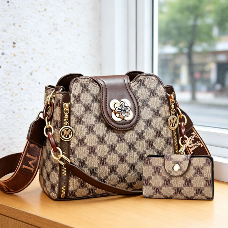 Crossbody Bag Women - กระเป๋าสะพายไหล่พิมพ์ลายตัวอักษรวินเทจ กระเป๋าสะพายข้างทันสมัยและใช้งานได้หลากหลาย เหมาะสำหรับการทำงานและการใช้งานในชีวิตประจำวัน