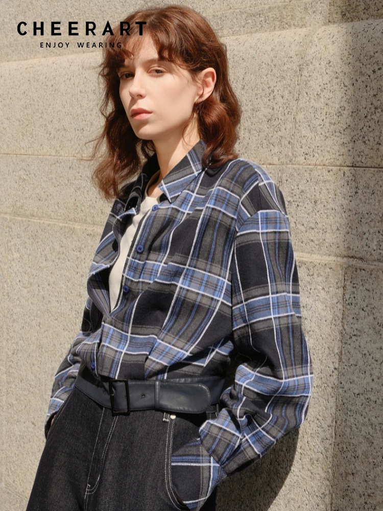 Women'S Fashion Designer Clothes - เสื้อเชิ้ตแขนยาวลายสก็อตสีน้ำเงินสำหรับผู้หญิง แบรนด์ CHEERART แบบติดกระดุม ทรงครอป แฟชั่นฤดูใบไม้ร่วง