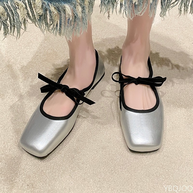 Women Fashion Simple - รองเท้าผู้หญิงสีพื้นเรียบง่าย สวมใส่สบาย สไตล์เรียบหรู สีเงิน ส้นเตี้ย ปากตื้น