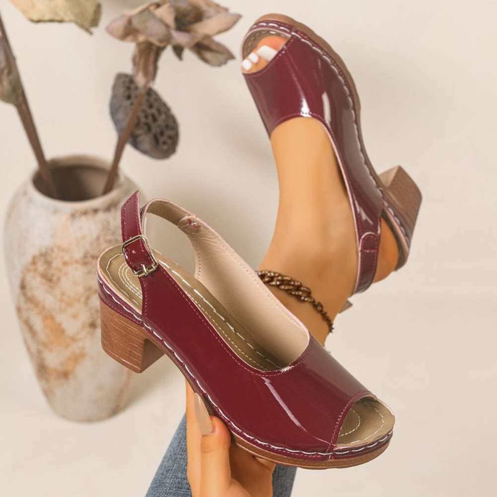 Women Fashion Trend 2026 - รองเท้าส้นสูงแบบเปิดนิ้วเท้าประดับหัวเข็มขัดสำหรับผู้หญิง รุ่นใหม่ ปี 2026 ดีไซน์หรูหรา สไตล์