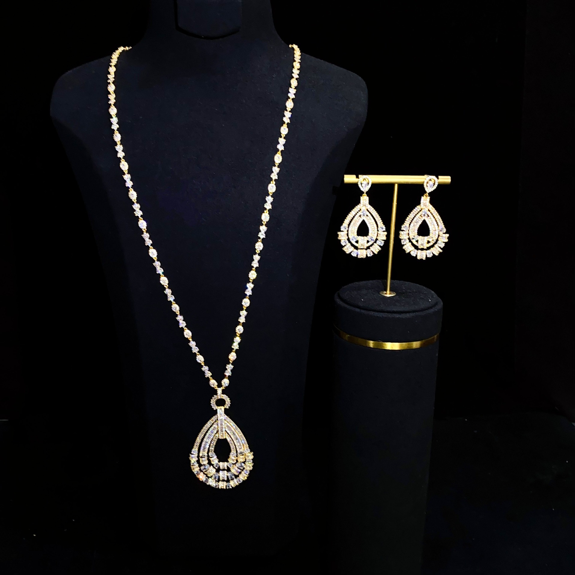 Women Fashion Uae - ชุดเครื่องประดับเจ้าสาวสุดหรูจากดูไบ สหรัฐอาหรับเอมิเรตส์ สำหรับผู้หญิง งานแต่งงาน งานปาร์ตี้ แบบไนจีเรีย
