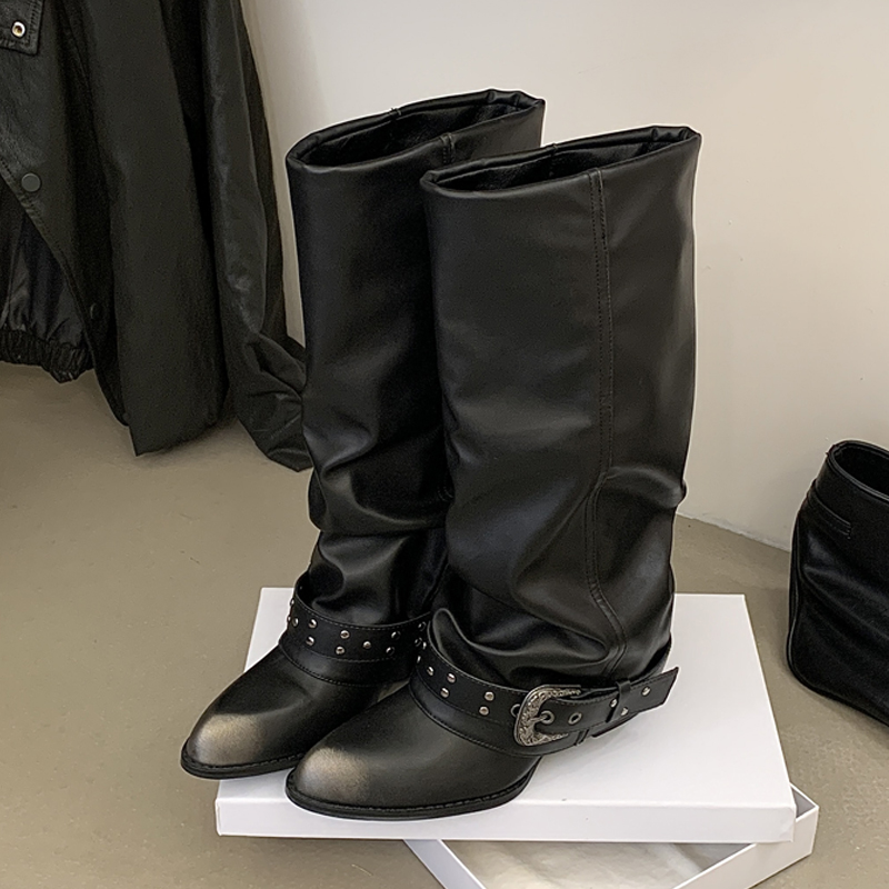 Winter Fashion Women Boots - รองเท้าบูทส้นเตี้ยทรงหัวแหลมสำหรับผู้หญิง รุ่นใหม่จาก Eilyken ดีไซน์สไตล์พังก์ พร้อมสายคาดและหัวเข็มขัด