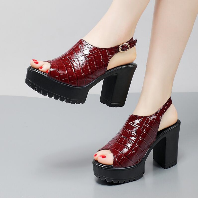 รองเท้าส้นสูงแบบหนาสำหรับผู้หญ - Women Fashion Model บทวิจารณ์และราคา